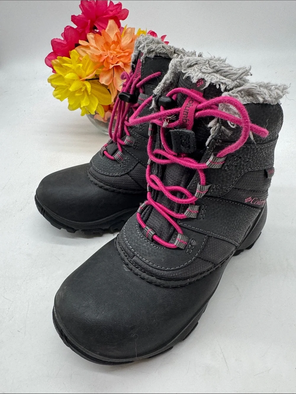 Columbia Kids Dark Gray Winter Boots with Pink Laces Size 3